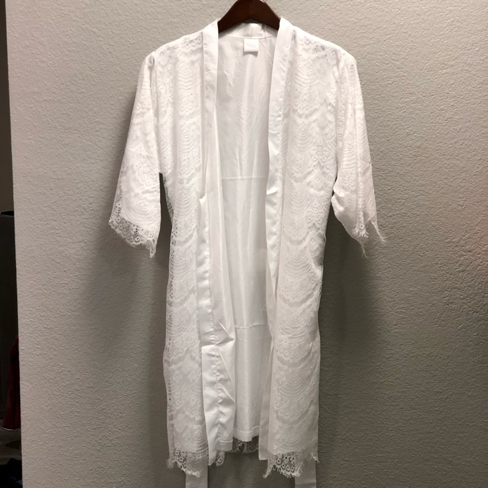 White Lace Bridal Robe - Picture 2 of 4